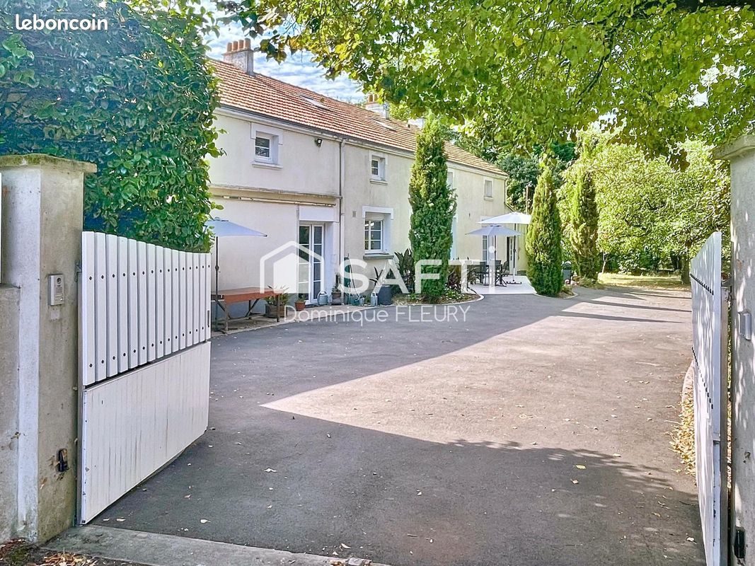 Propriété 8 pièces 252 m² (image 8)