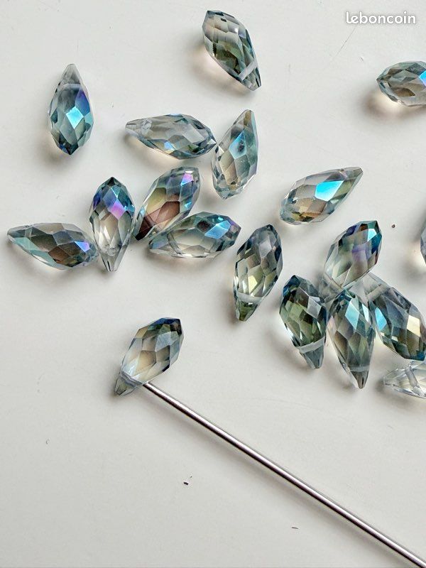 20 perles en verre cristal en forme de goutte d'eau, 6x13 mm.8 (image 3)