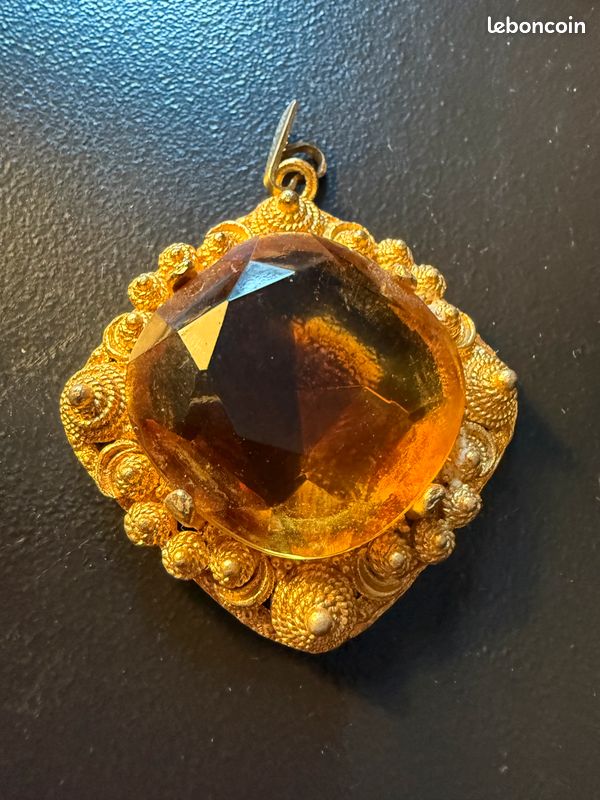 Pendentif En Métal Doré Vintage - Occasion - Sans Marque - Bijou Fantaisie