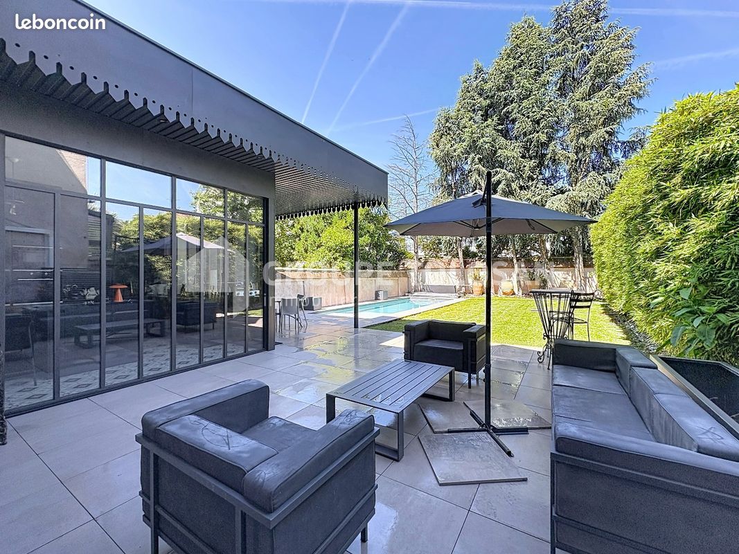 Maison 12 pièces 320 m² · à Montauban · 320 m² · 950 000 €