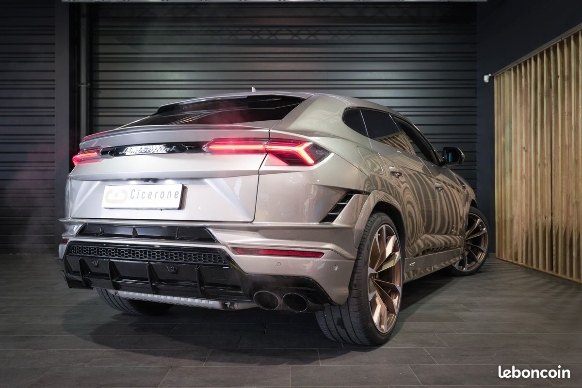 Lamborghini Urus S / V8 4.0L 666CH – 2025 / 1ÈRE MAIN / IMMAT FR / PPF / ENTRETIEN INCLUS 2030 / TOIT OUVRANT / BANG & OLUFSEN 3D / SOFT CLOSE / CAMÉRA 360° / SIÈGES MASSANTS CHAUFFANTS VENTILÉS (image 2)