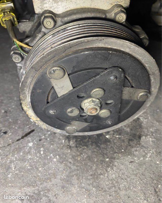 Compresseur de clim Peugeot Citroën 2l HDI (image 2)