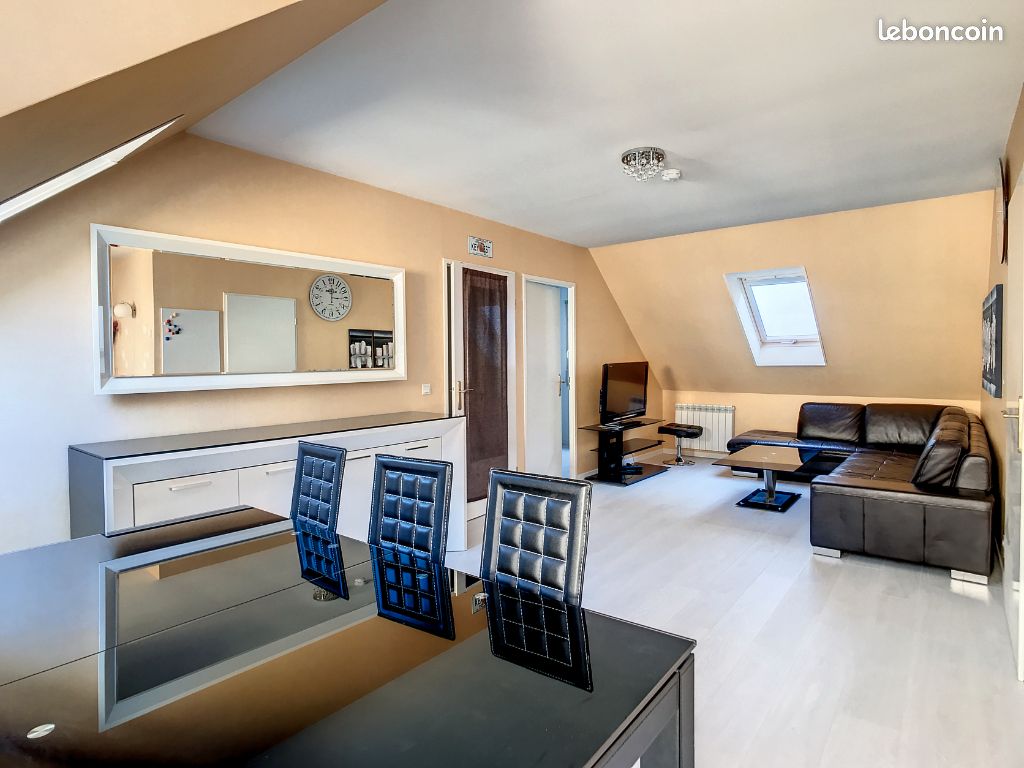 Appartement 3 pièces 56 m² · à Étampes · 56 m² · 884 €
