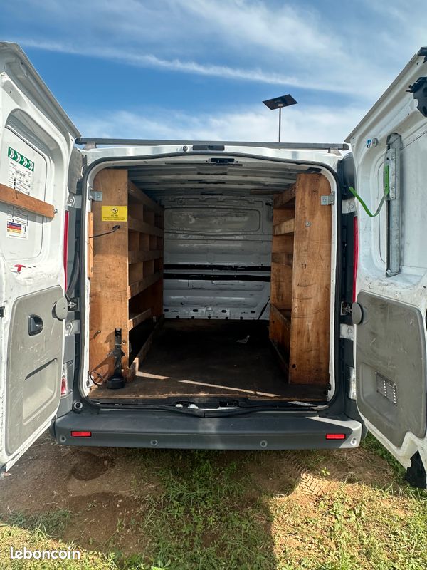 Renault TRAFIC L1H1 2.0 DCI (image 9)
