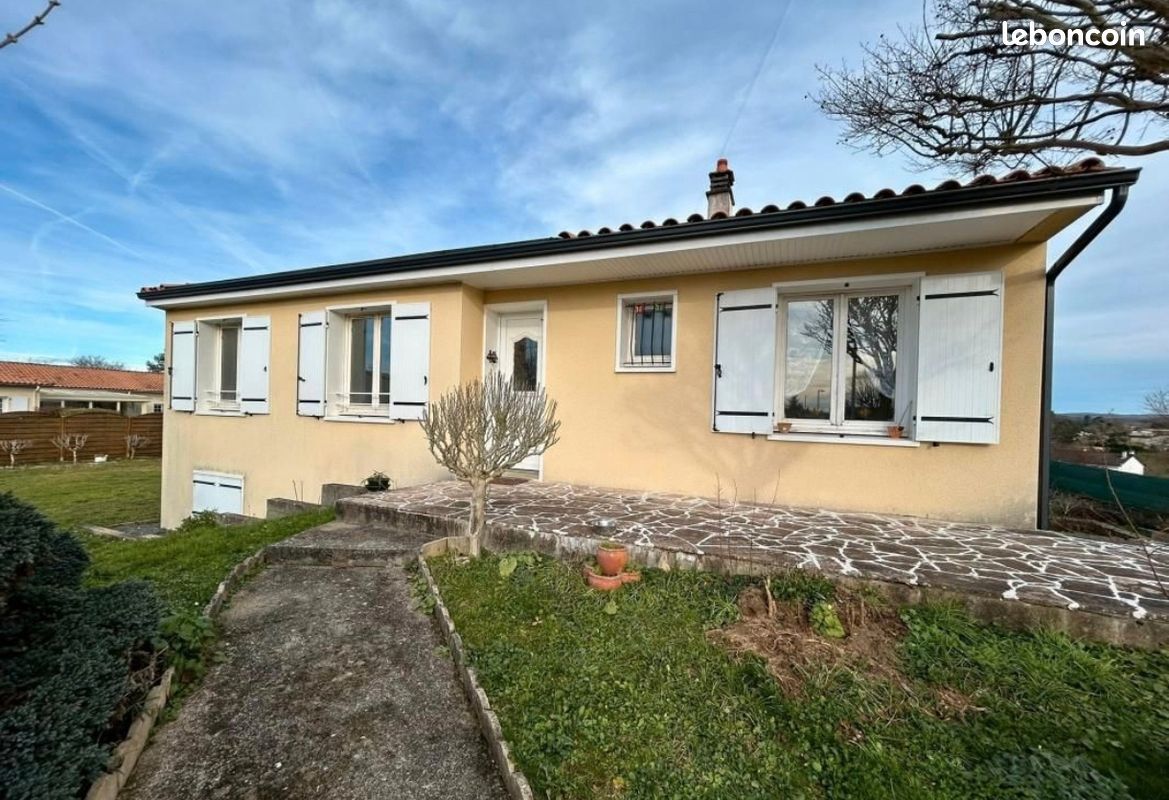 Maison 5 pièces 92 m² · à La Rochefoucauld-en-Angoumois · 92 m² · 145 000 €