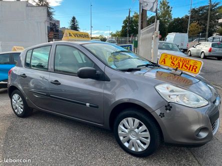 A saisir Clio III 1.2i 16v essence 75cv 72.200kms possibilité garantie 12 / 24 / 36 mois (image 2)