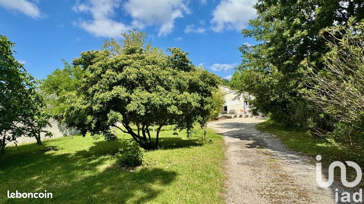 Terrain 380 m² · à Aubignan · 380 m² · 109 000 €