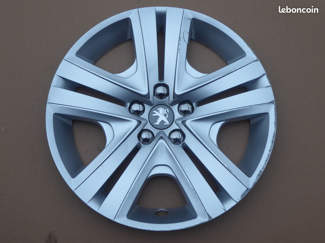 UN Enjoliveur 16 pouces PEUGEOT Modèle ZIRCONIUM (image 2)