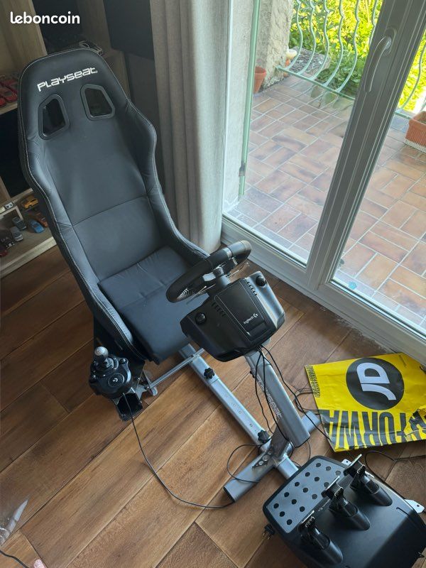Logitech G29 avec levier de vitesse + PlaySeat Évolution (image 1)