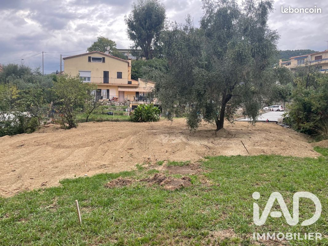 Terrain 350 m² · à Vence · 350 m² · 250 000 €