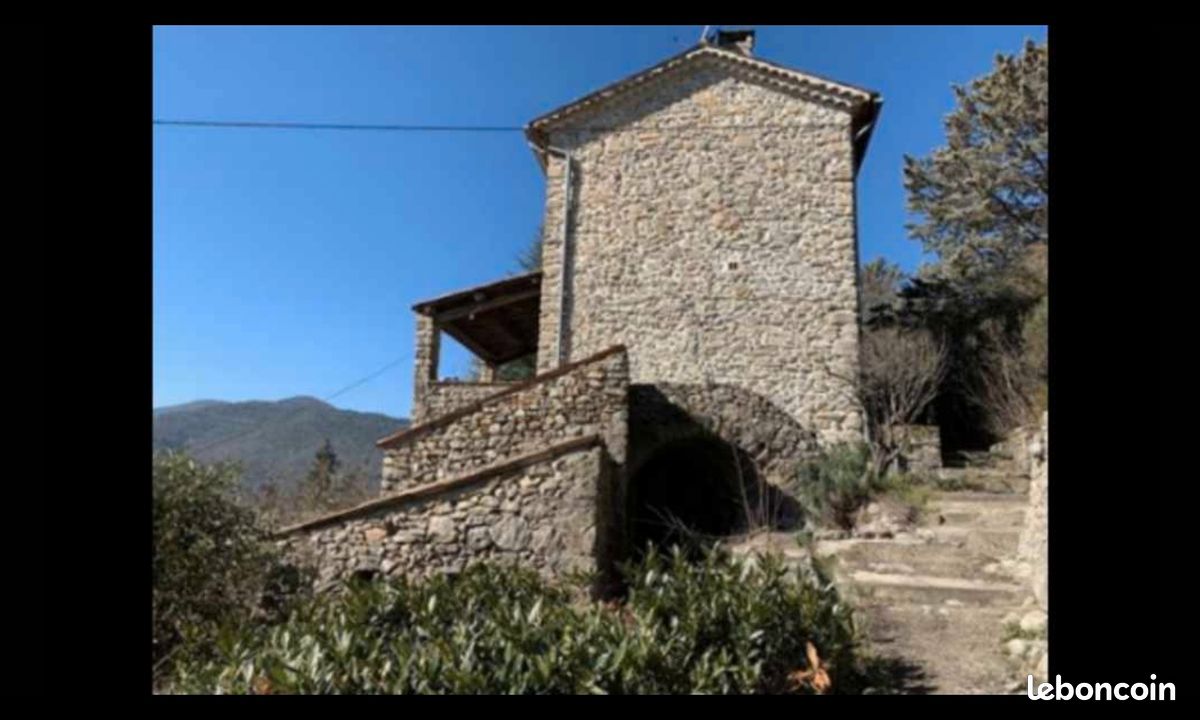 Maison 8 pièces 200 m² · à Meyrannes · 200 m² · 369 000 €