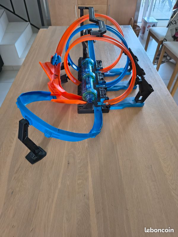 Hot Wheels Circuit Petites Voitures - Looping Infernal - FTB65 - Circuit - Rue du Commerce Hot Wheels Circuit Petites Voitures - Looping Infernal - FTB65 - Circuit - Rue du Commerce