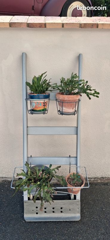 Ancien diable en bois porte plantes (image 1)