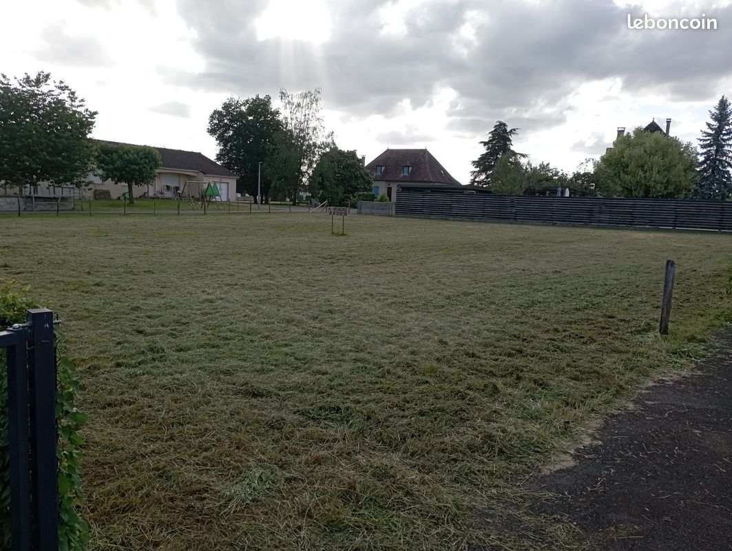 Terrain constructible · à Biars-sur-Cère · 30 000 €