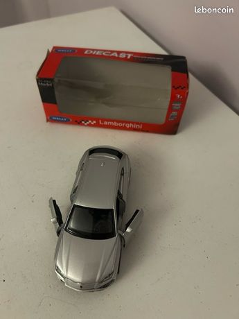 Welly Lamborghini Urus SUV Jaune 2017 – Modèle Voiture 1/24 En Métal, Portes Avant Ouvrables, Superbe Réplique Sous Licence Officielle