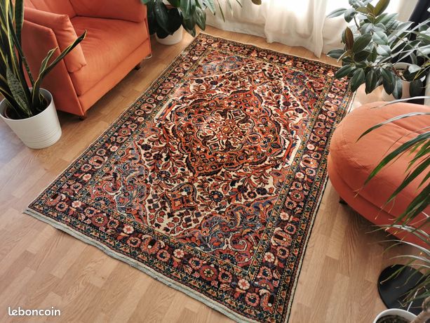 Tapis Afshar à décor floral, 143 x 178 cm, laine nouée main