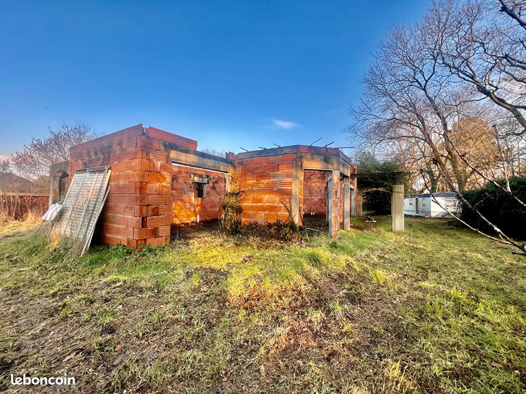 Terrain 2000 m² · à Saint-Sulpice-Et-Cameyrac · 2 000 m² · 198 000 €