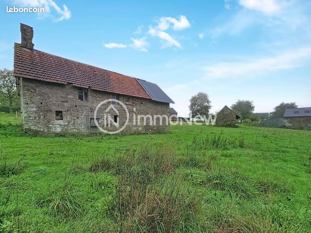 Maison 1 pièce 100 m² · à Saint-Pois · 100 m² · 23 000 €