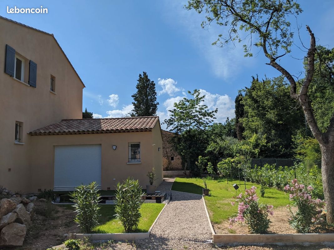 Appartement 2 pièces 32 m² · à Roquefort-les-Pins · 32 m² · 800 €/mois