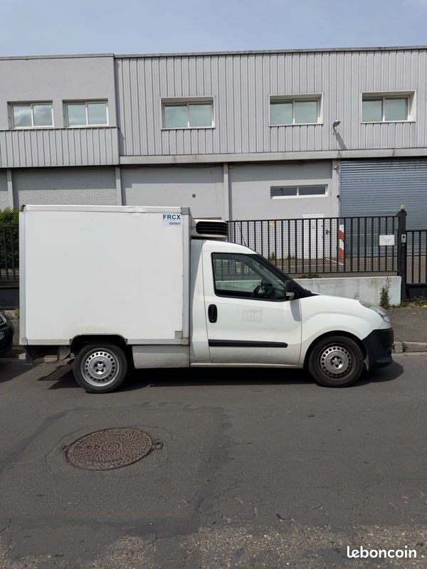 Fiat Doblo Frigo / camion frigorifique (image 2)