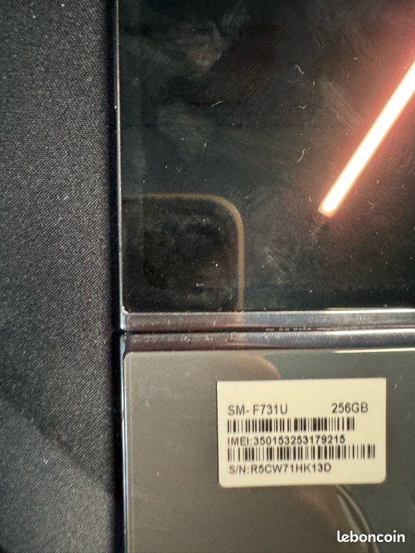 Samsung Galaxy Z Flip 5 - 256 Go - Écran à réparer (Accessoires inclus) (image 7)