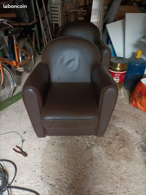 Fauteuil simili cuir (image 1)