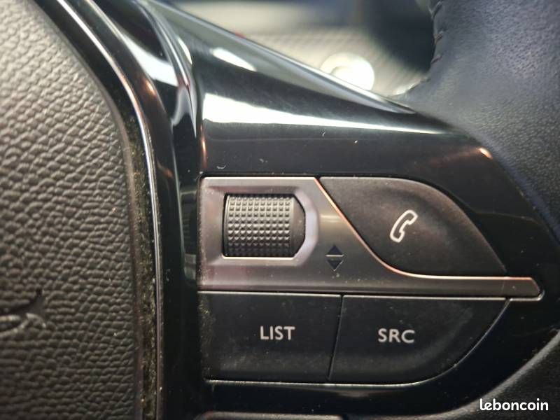 Peugeot 208 PureTech 100 S&S BVM6 Allure (image 27)
