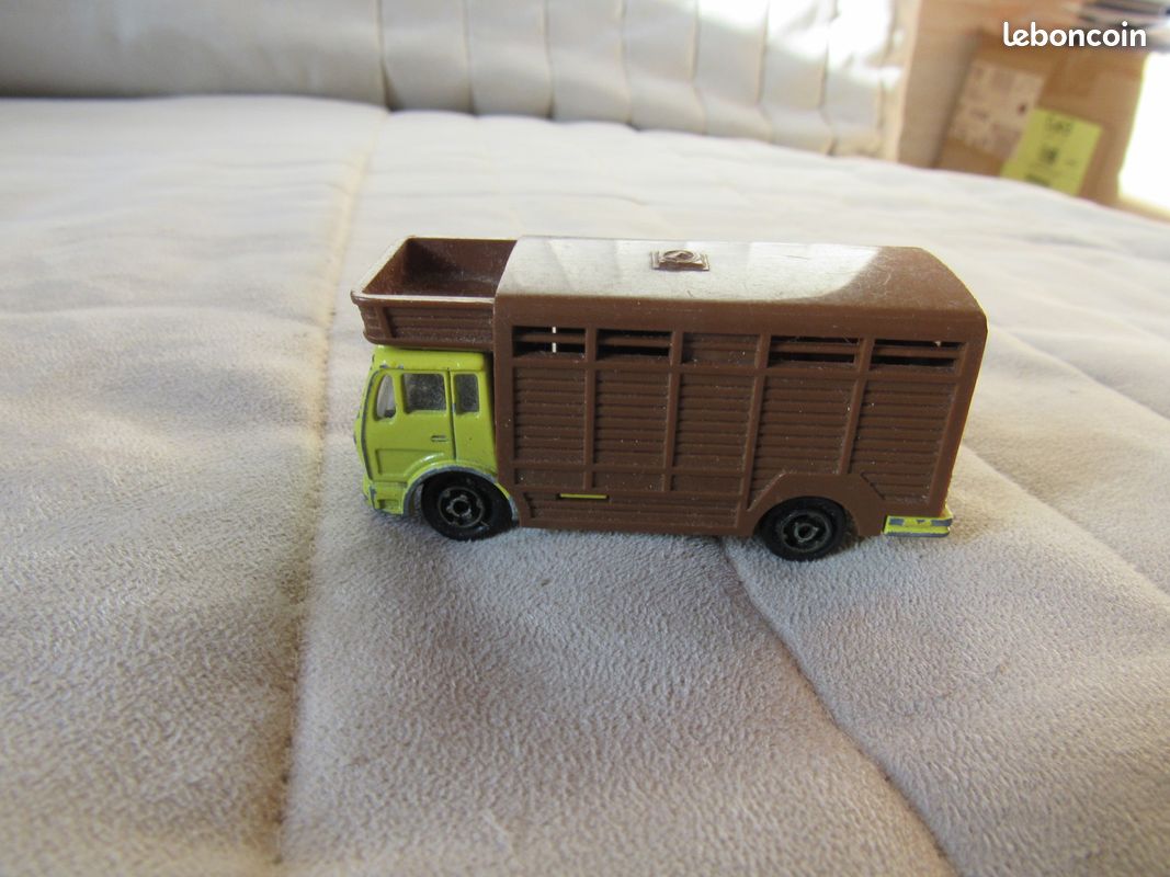 Miniature Majorette Camion Mercedes bétaillière n°254 (image 2)