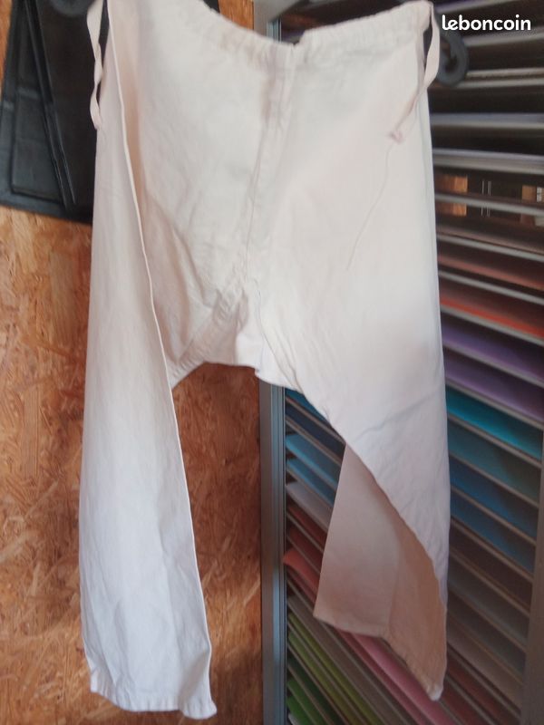 Kimono enfant neuf taille 2 (image 3)