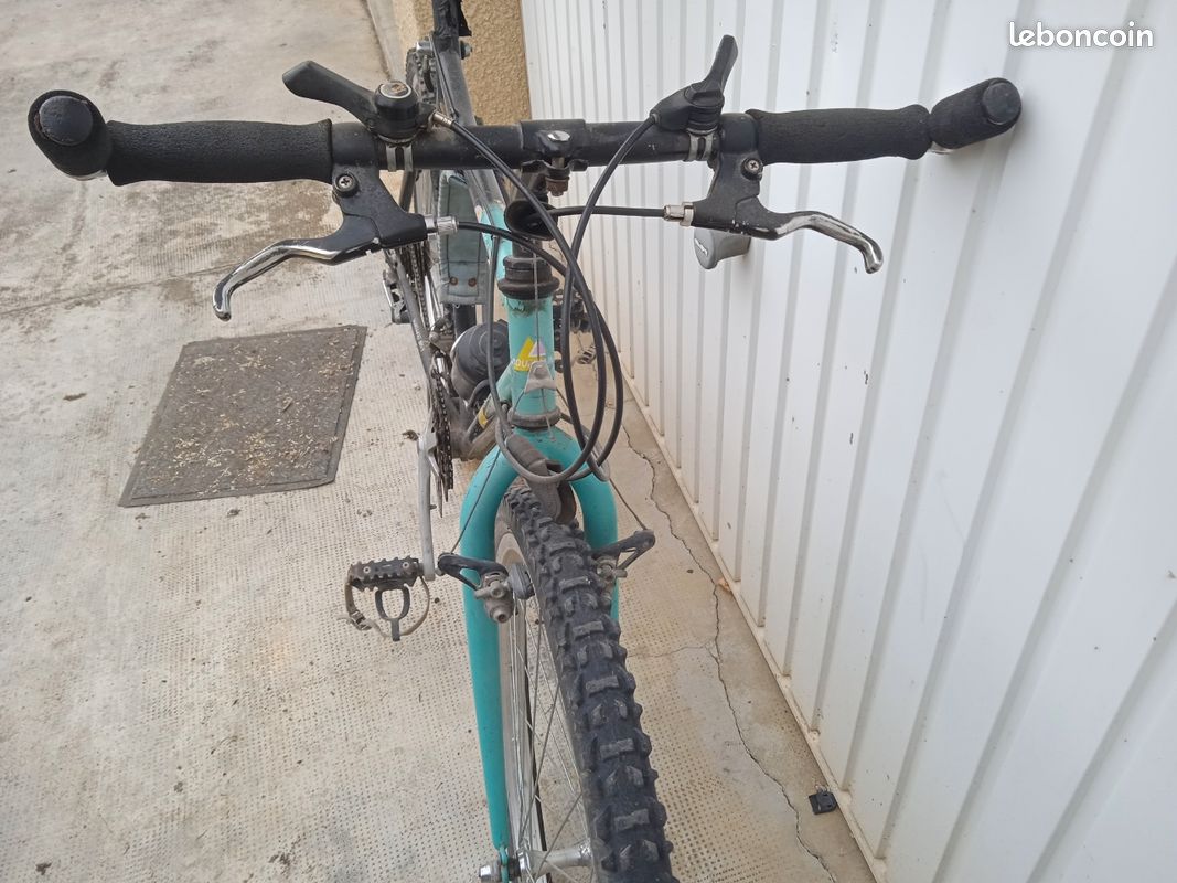 Vélo tout terrain (image 2)
