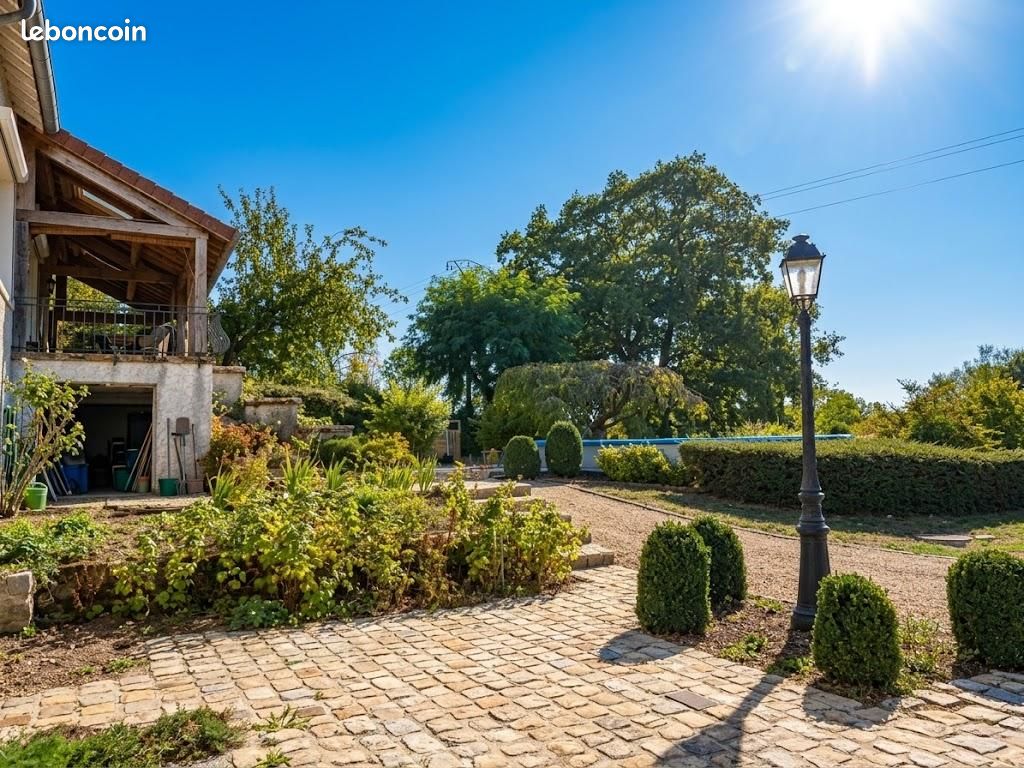 Maison 10 pièces 285 m² · à La Ferté-Gaucher · 285 m² · 344 000 €