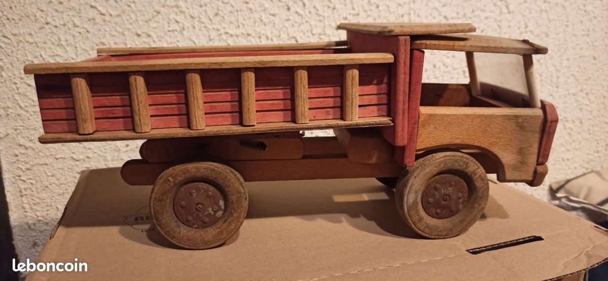 Anciens Camions Jouets En Bois – Échelle Indéterminée – France, Années 1950