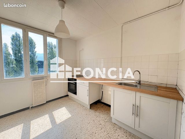 Appartement 2 pièces 40 m² · à Saint-Martin-d'Hères · 40 m² · 613 €