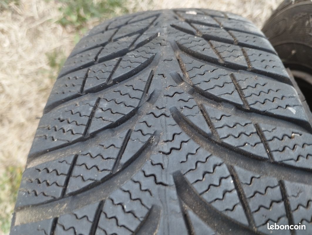 Jantes et pneus hiver RENAULT CLIO 1 (image 3)