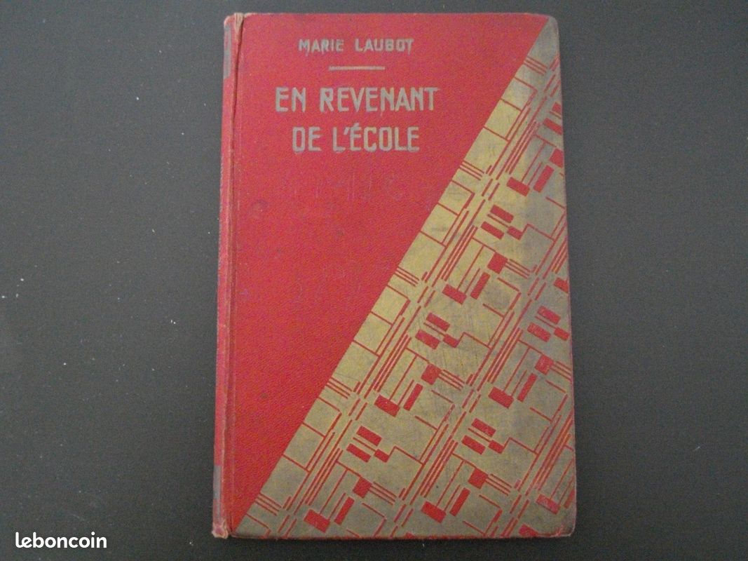 Livre en revenant de l'école (image 1)