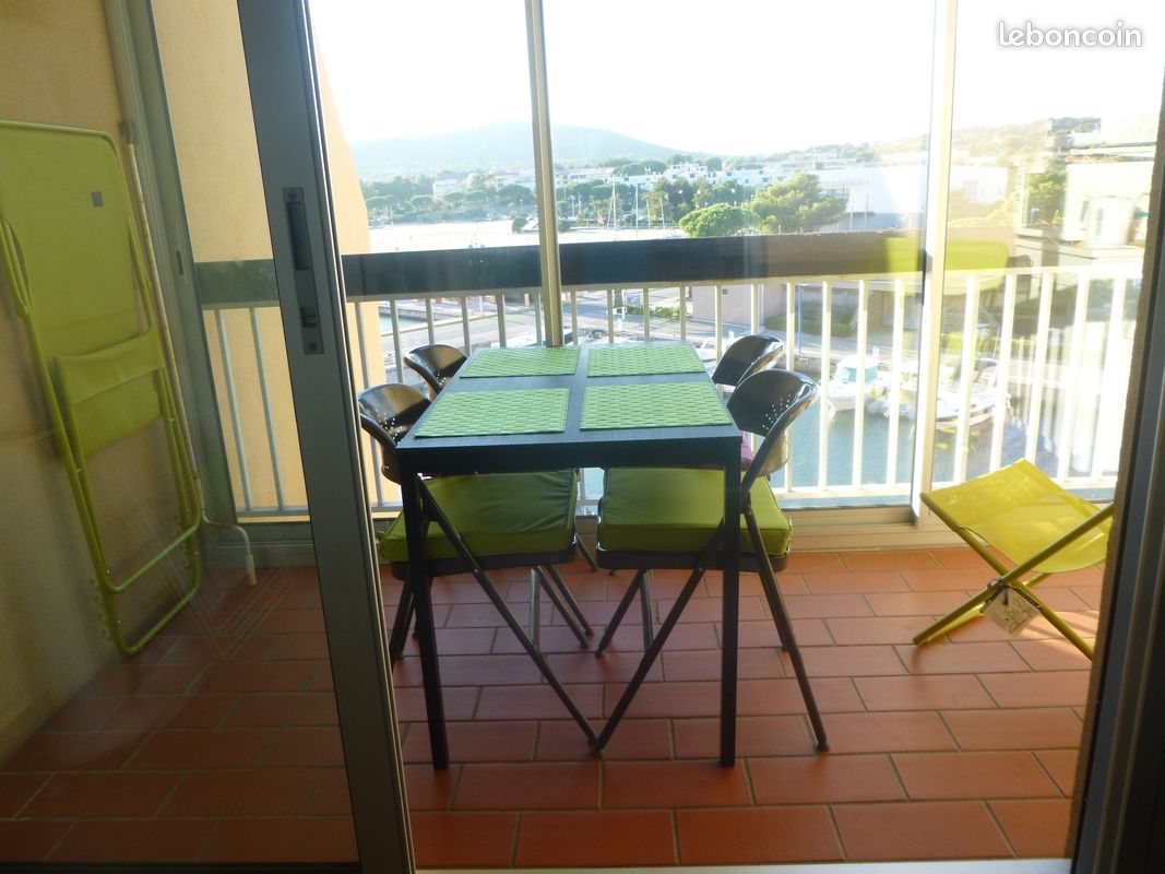 L A FAVIERE - Studio au port de Bormes situé en front de mer à 5mn de la plage (image 1)