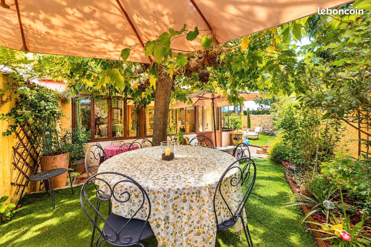Maison 5 pièces 146 m² · à Trets · 146 m² · 630 000 €