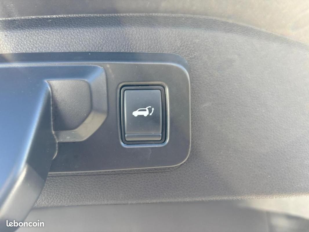 Renault Espace VI E-Tech hybrid 200 Iconic (image 21)
