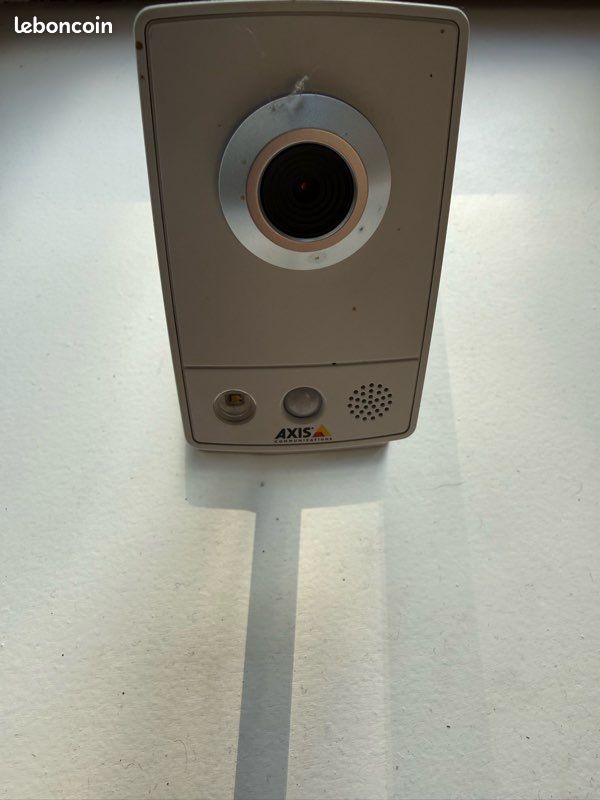 Caméra factice (image 1)