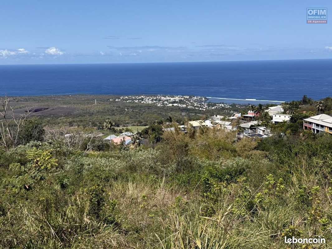 Terrain 505 m² · aux Avirons · 160 500 €
