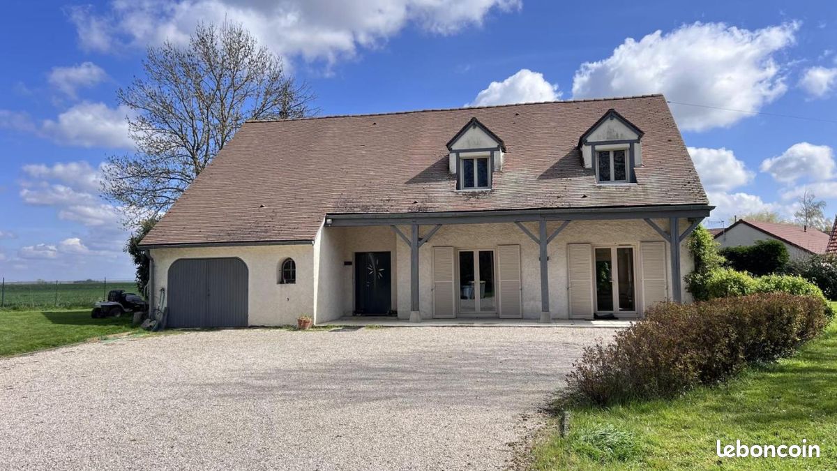 Maison 8 pièces 184 m² · à Meursanges · 184 m² · 350 000 €
