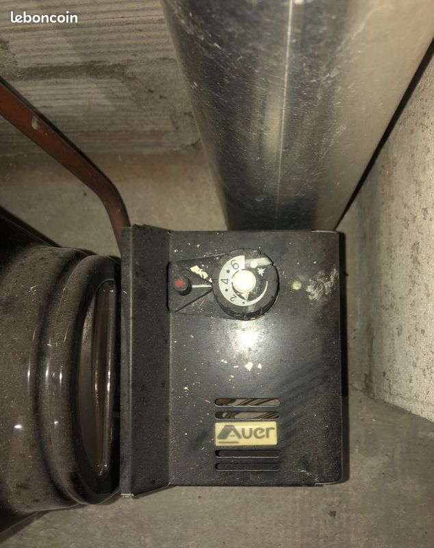 Radiateur ancien gaz Rétro en fonte émaillé RN 6, Marque Auer (image 1)