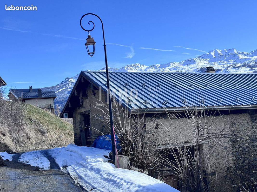 Maison 5 pièces 96 m² · à Les Chapelles · 96 m² · 473 200 €
