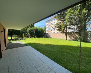 NEUDORF - Rez-de-jardin avec terrasse & grand jardin