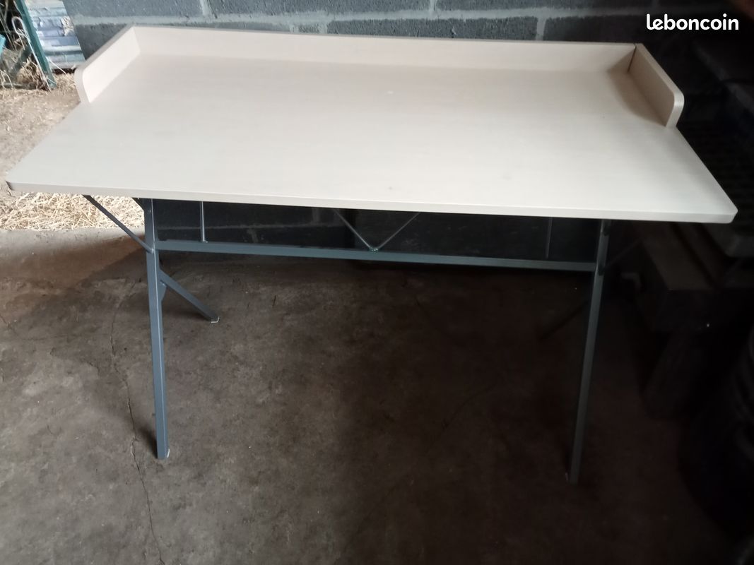 Table de bureau (image 1)