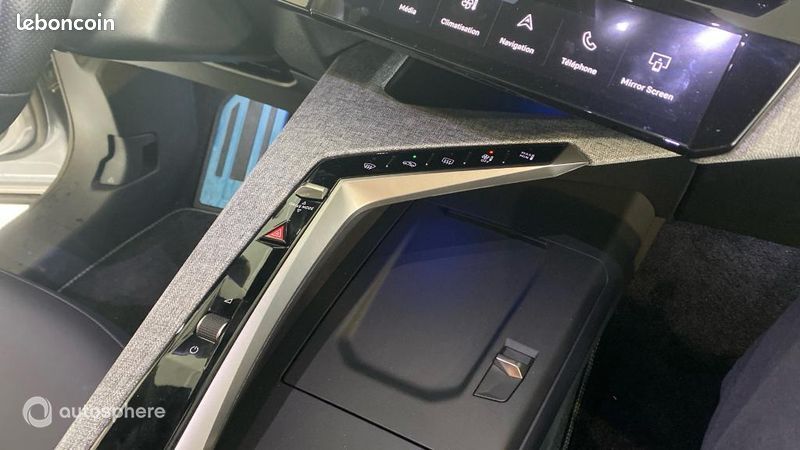 Peugeot 3008 1.2 Hybrid 145ch GT e-DCS6 (image 27)