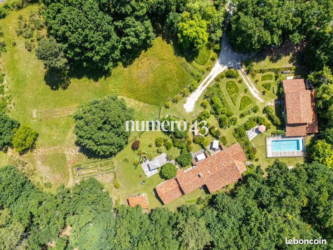 Maison 10 pièces 220 m² · à Vendays-Montalivet · 220 m² · 899 000 €