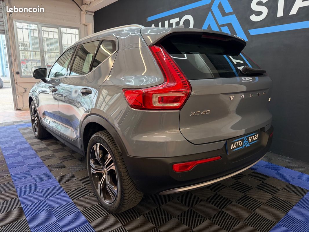 Volvo XC40 T5 Twin engine 261Ch Inscription - TVA RECUPERABLE / 1ERE MAIN / TOIT OUVRANT PANORAMIQUE / COFFRE ELECTRIQUE / CAMERA DE RECUL (image 7)