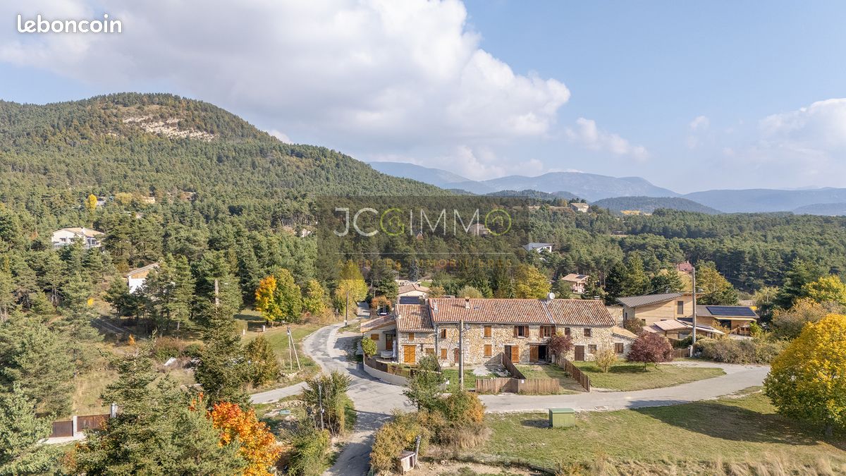 Maison 3 pièces 120 m² · à La Martre · 120 m² · 179 000 €