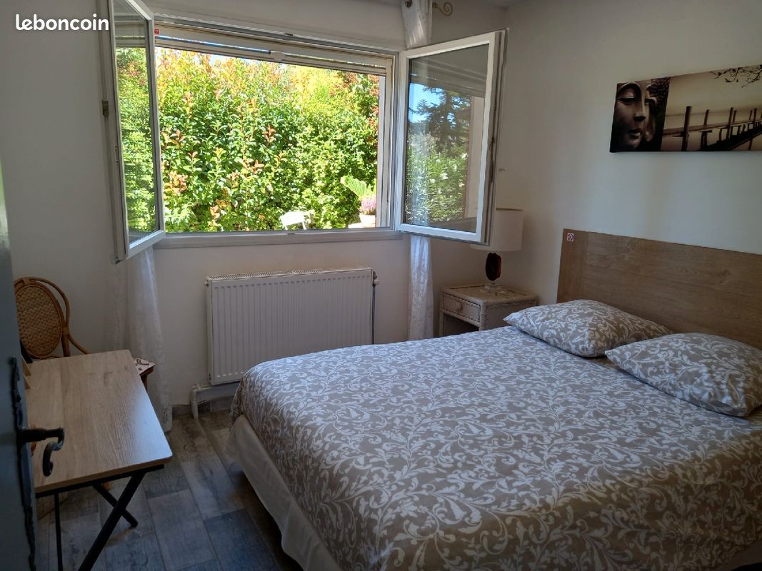 Chambre dans maison avec jardin (image 1)